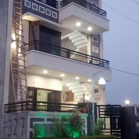 Krishna Niwas Homestay 3Bhk-Gf Chandigarh, Zirakpur Exterior photo